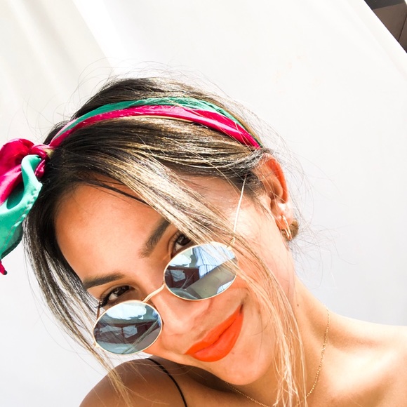 Meet your Posher, Kristen - Picture 1 of 1